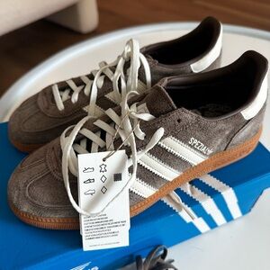 Adidas spezial size 7.5 color chocolate brown/off white. NEVER BEEN WORN!